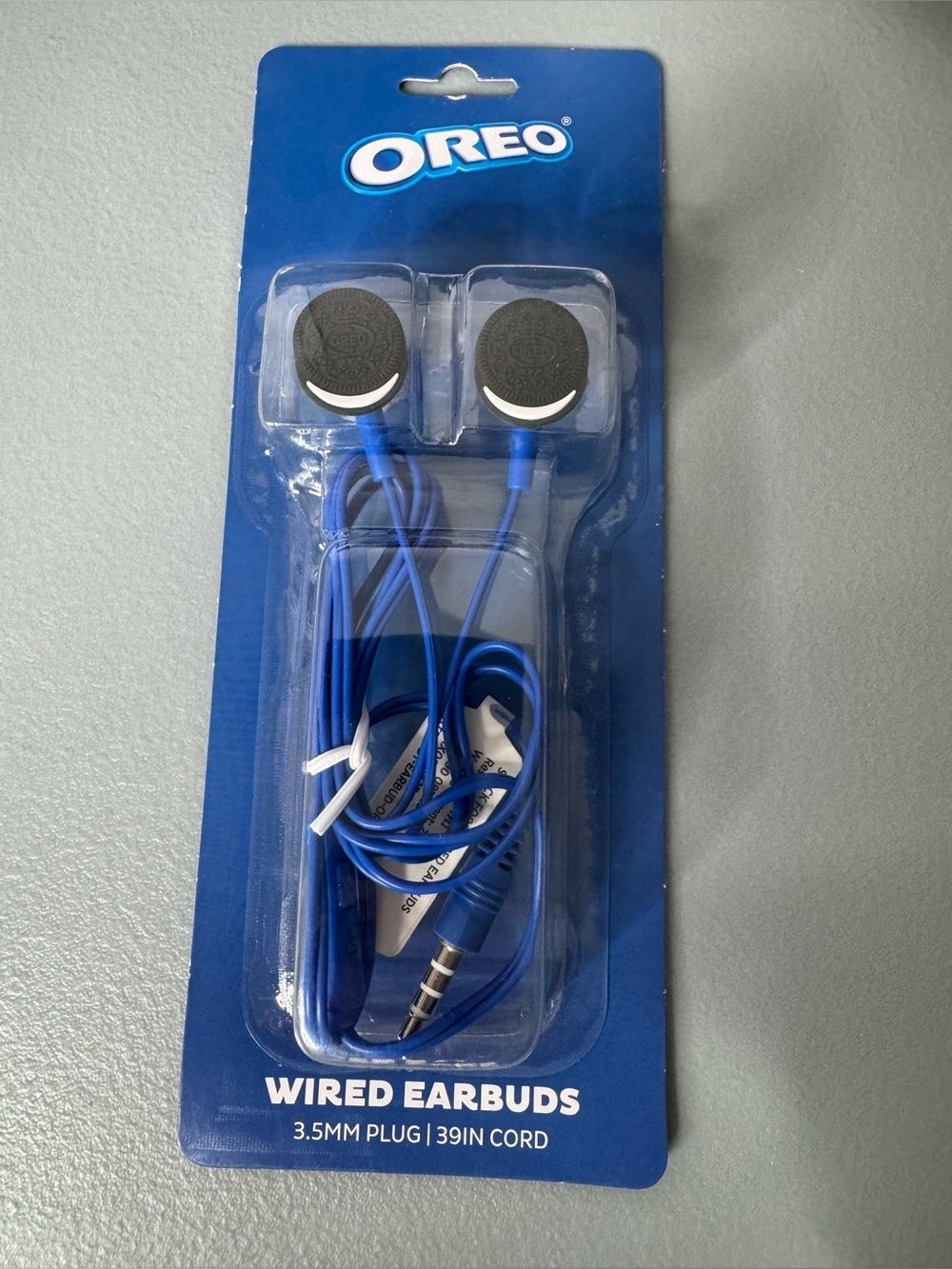 Oreo cookie shaped Blue Wired Earbuds – 3.5mm Plug cookie lovers novelty